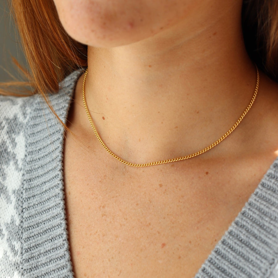 Model wearing 14k gold fill La Mer Chain - Token Jewelry